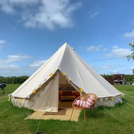 Ashcroft Glamping Hotel Dereham Exterior photo